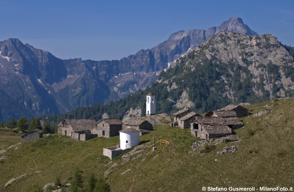  Alta Lombardia - Alpe Cima, Mottone e Cavregasco - click to next image